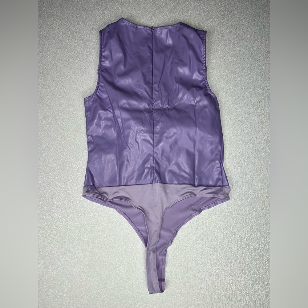 Lavender Faux Leather V-Neck Bodysuit & High Waist Mini Skirt Set Size M New - Picture 8 of 13
